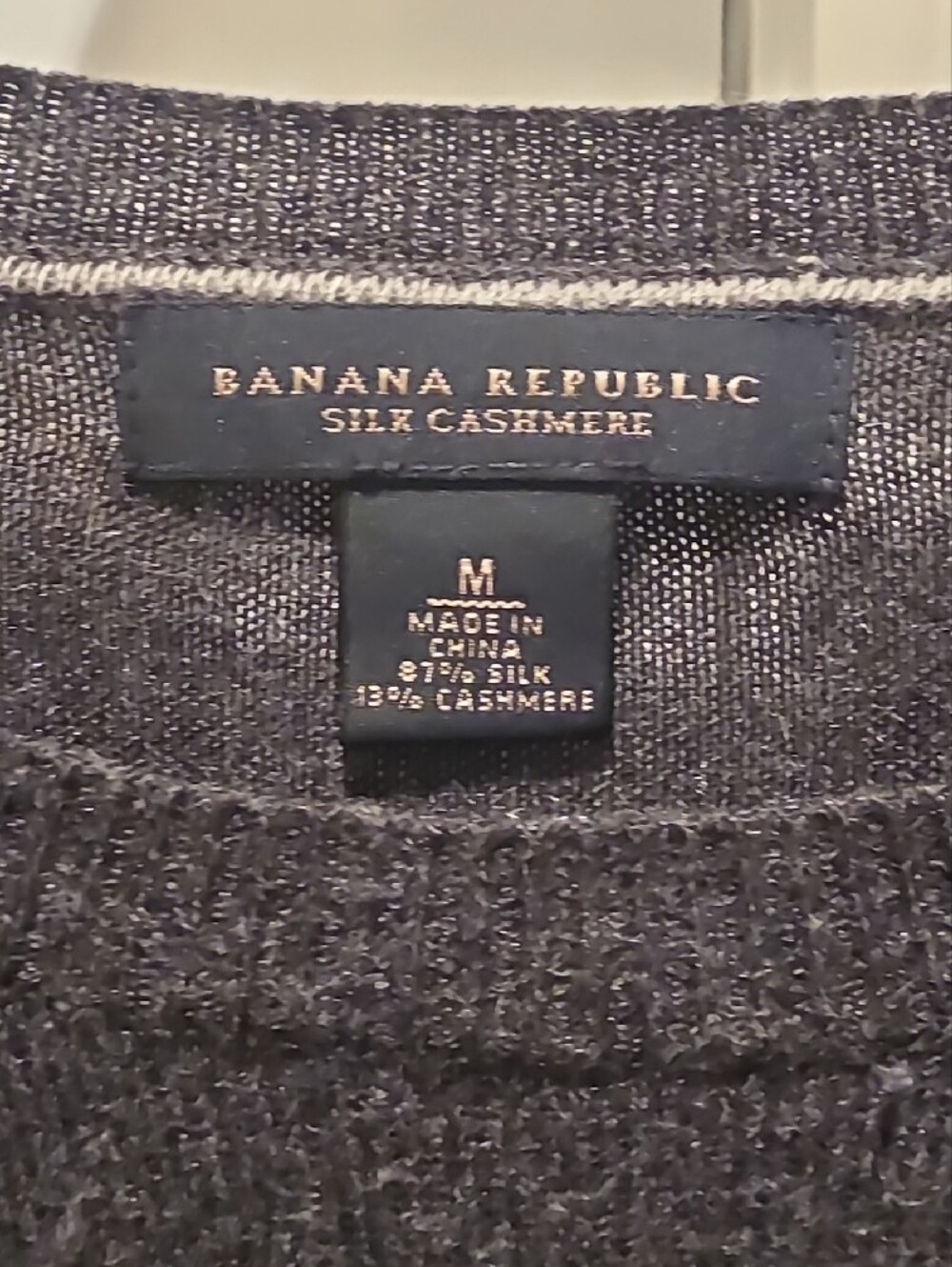 Banana Republic Women's Charcoal Gray Cashmere Crewneck Sweater - Picture 2 of 2